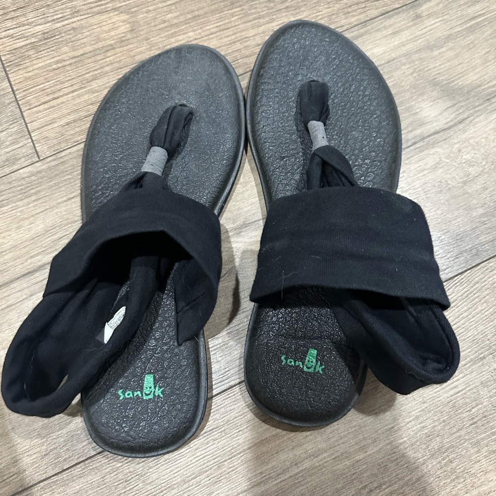 Sanuk yoga sling sandal